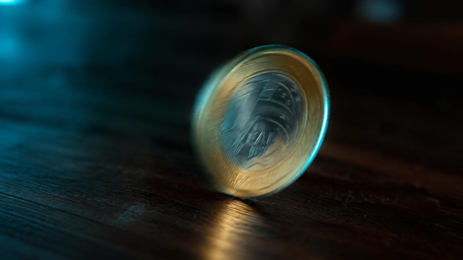 Superposição quântica explicada: a moeda, o dimmer e o labirinto